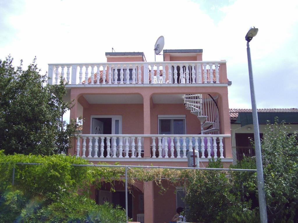 Ivo Apartments Rogoznica  Bagian luar foto