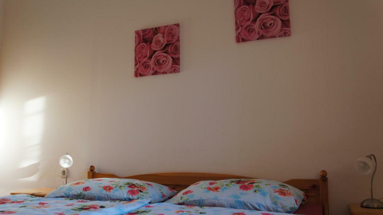 Ivo Apartments Rogoznica  Bagian luar foto